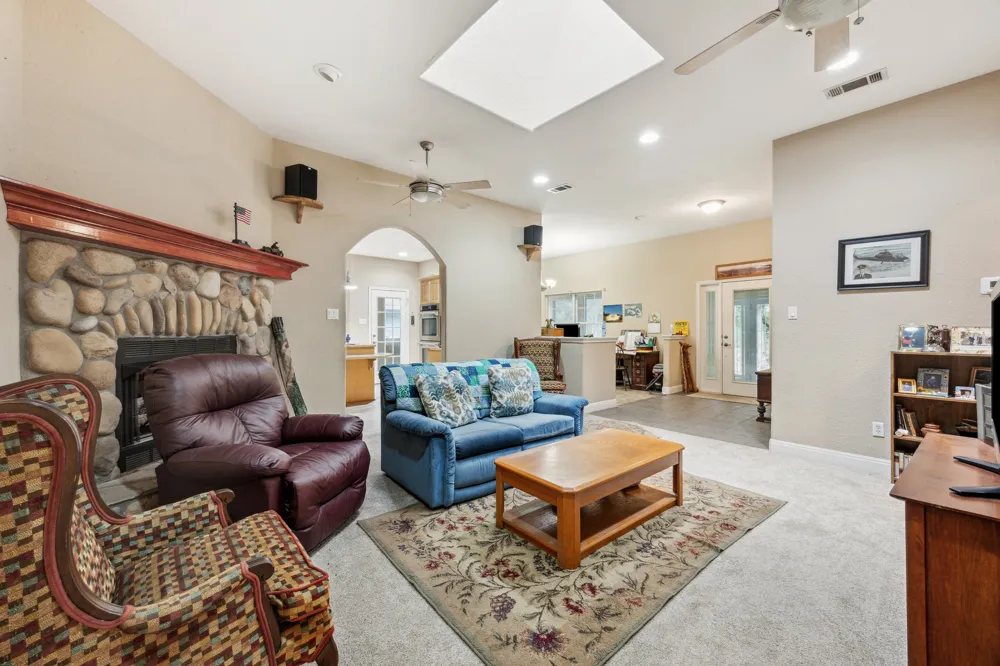 222 Pony Express Drive Smithville, TX 78957