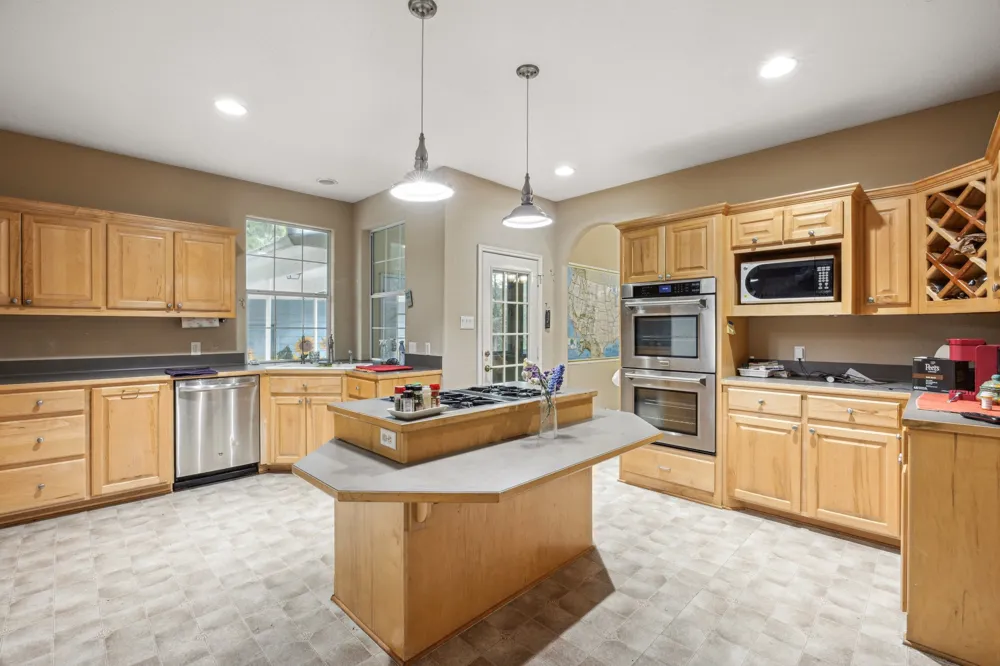 222 Pony Express Drive Smithville, TX 78957