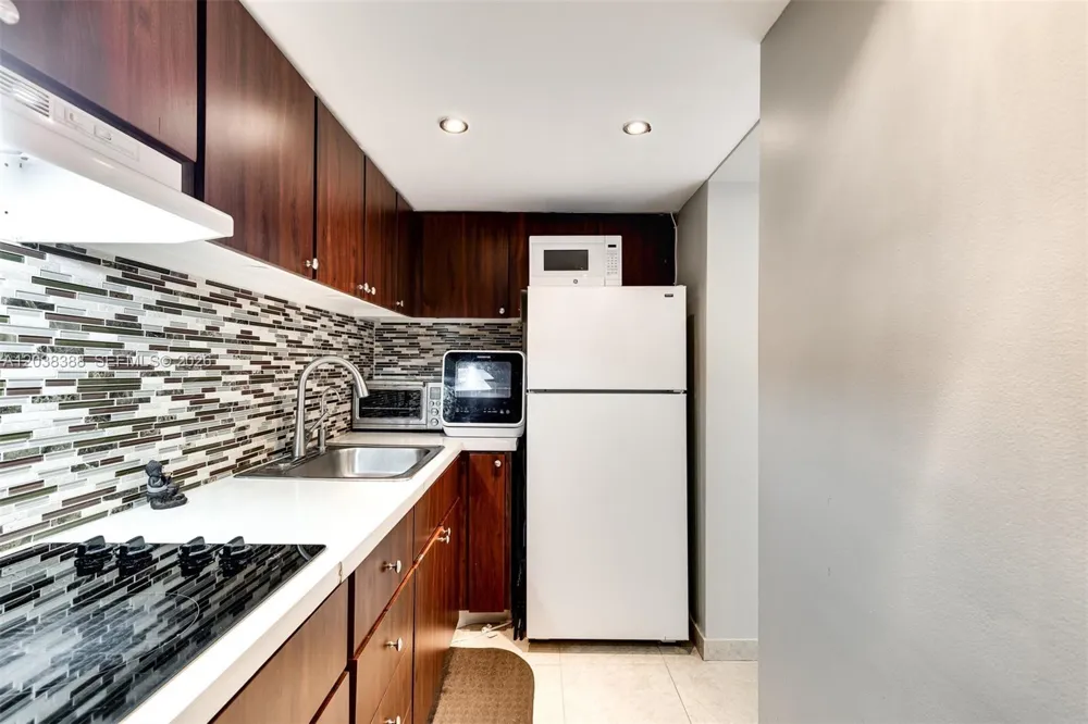 1200 West Ave #312 Miami Beach, FL 33139