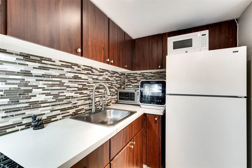 1200 West Ave #312 Miami Beach, FL 33139
