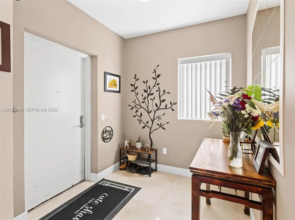15051 Royal Oaks Ln #401 North Miami, FL 33181