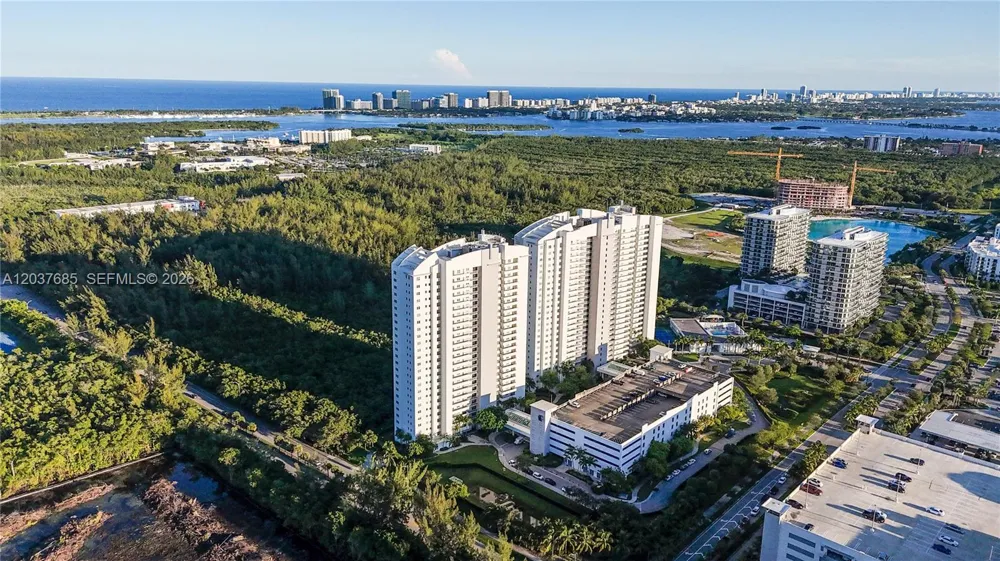 15051 Royal Oaks Ln #401 North Miami, FL 33181