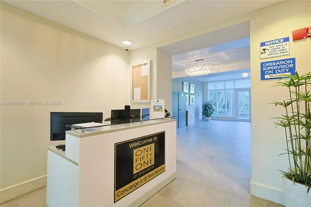 15051 Royal Oaks Ln #401 North Miami, FL 33181