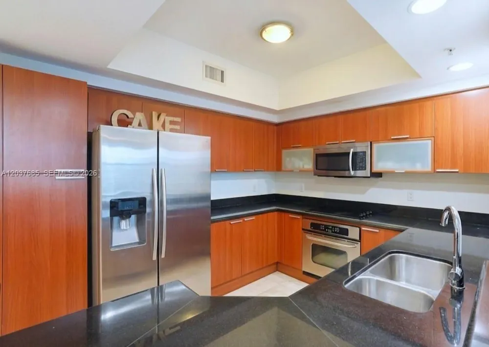 15051 Royal Oaks Ln #401 North Miami, FL 33181