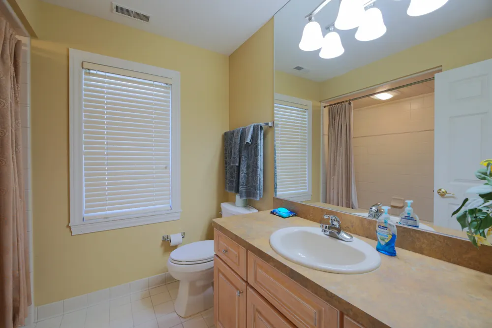 229 Keelson Drive #11 Detroit, MI 48215