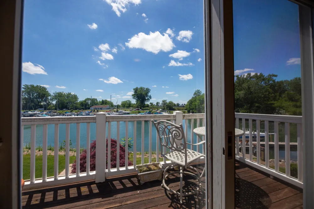 229 Keelson Drive #11 Detroit, MI 48215