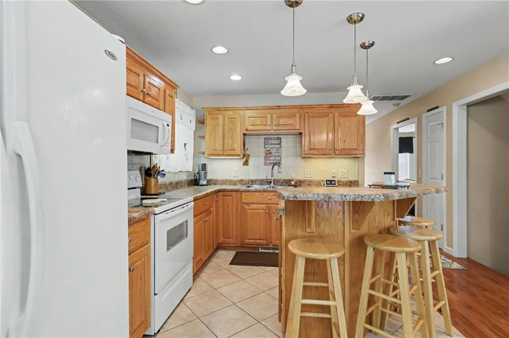 2255 Thunder Oak Road Young Harris, GA 30582