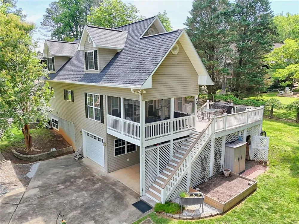 2255 Thunder Oak Road Young Harris, GA 30582