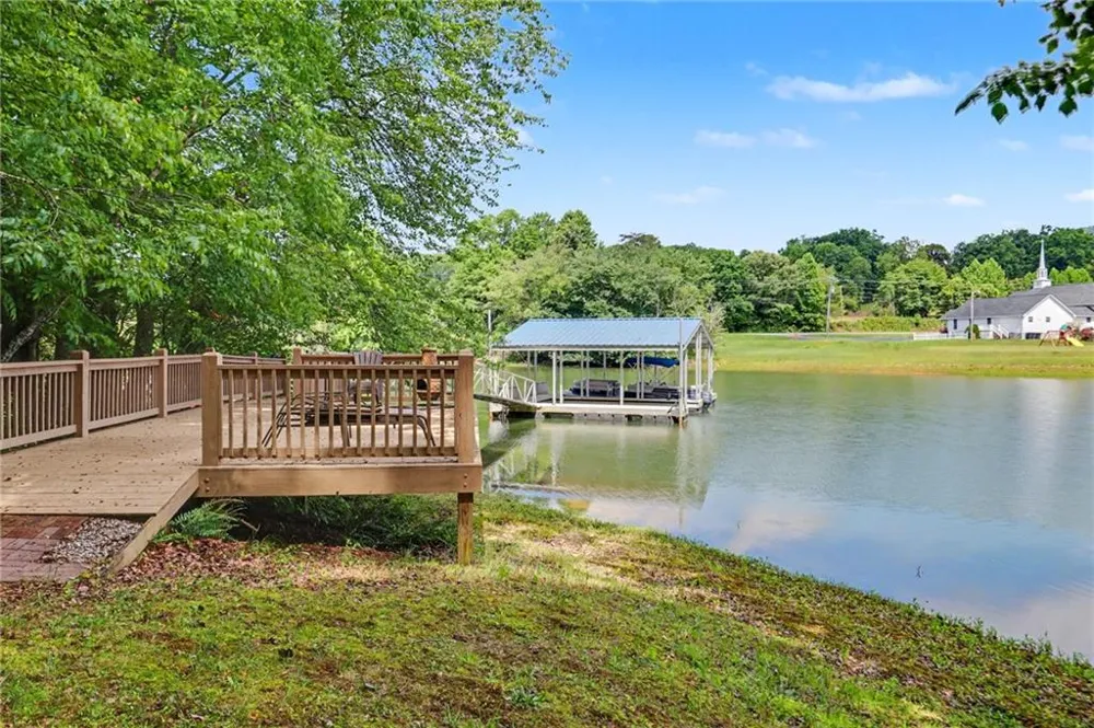 2255 Thunder Oak Road Young Harris, GA 30582