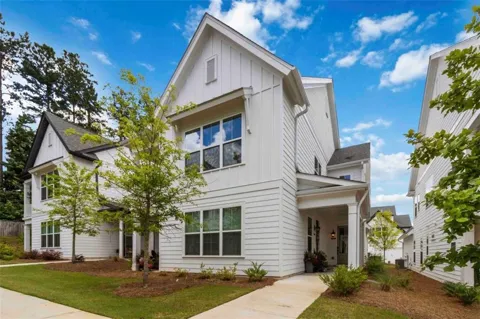 2000 Harvest Pond Circle #2094 - BRAMBLE