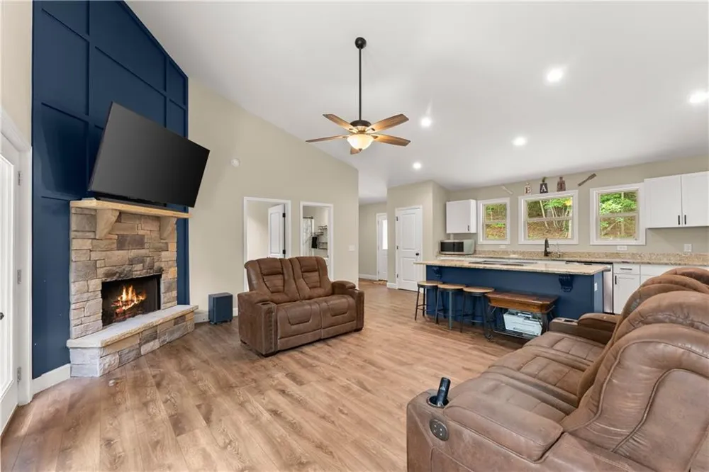 308 Fowler Creek Drive Cleveland, GA 30528