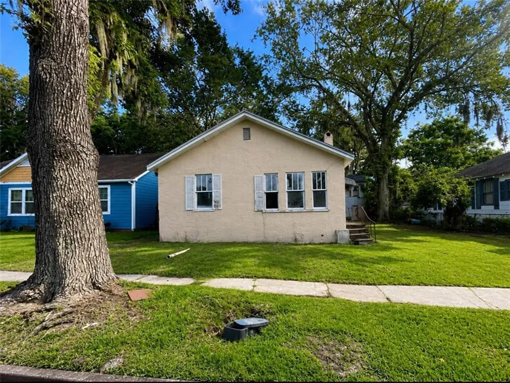 1307 E 42nd Street Savannah, GA 31404