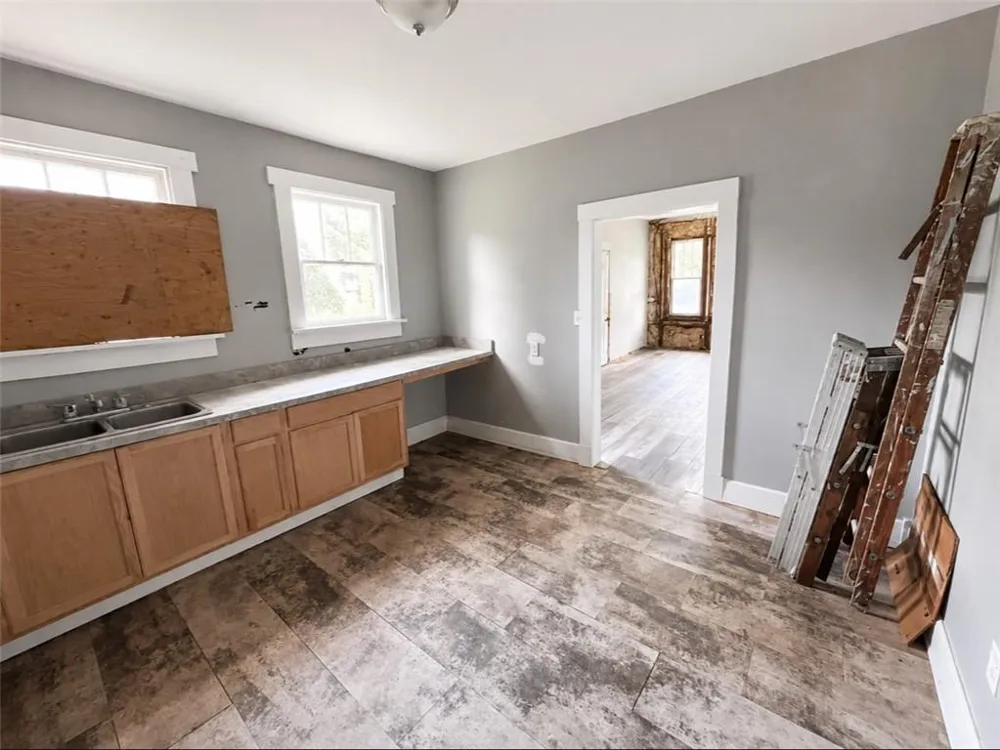 1307 E 42nd Street Savannah, GA 31404