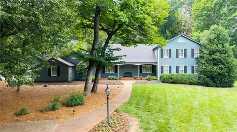 1904 Rena Lane