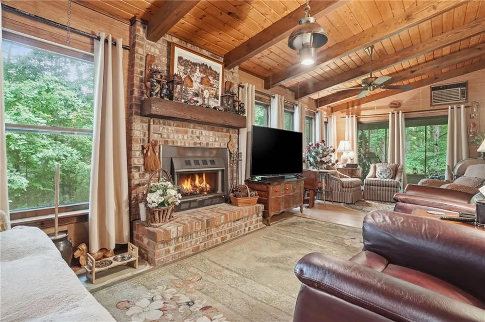 988 Woodland Sautee Nacoochee, GA 30571