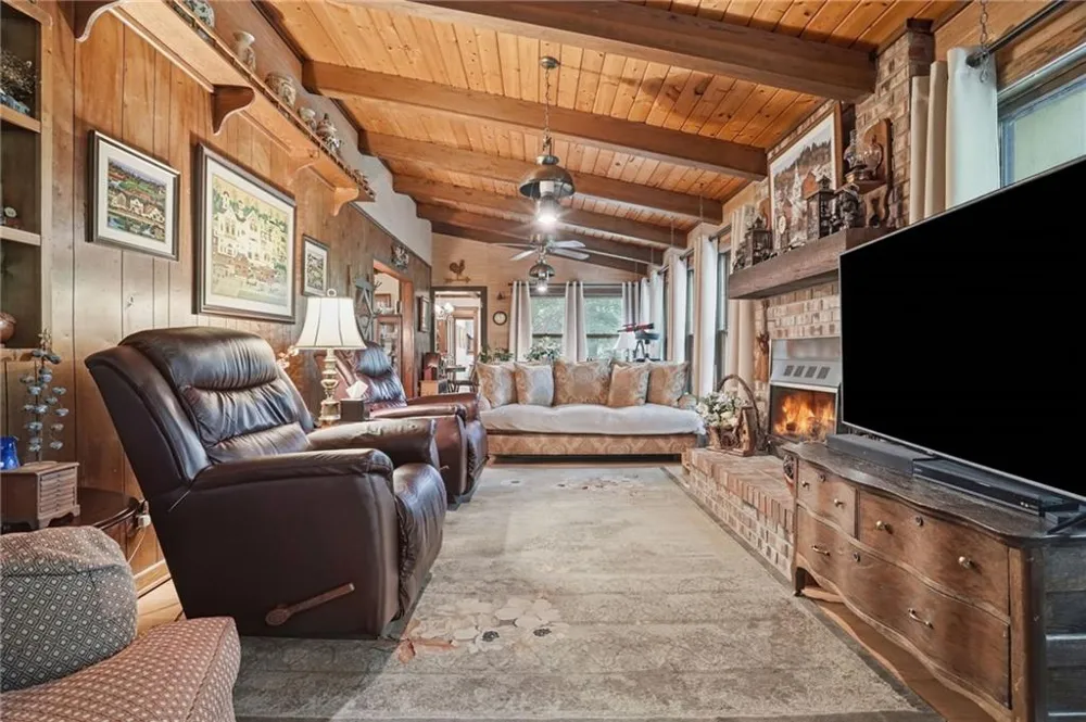 988 Woodland Sautee Nacoochee, GA 30571