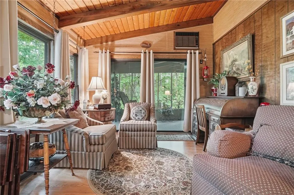 988 Woodland Sautee Nacoochee, GA 30571