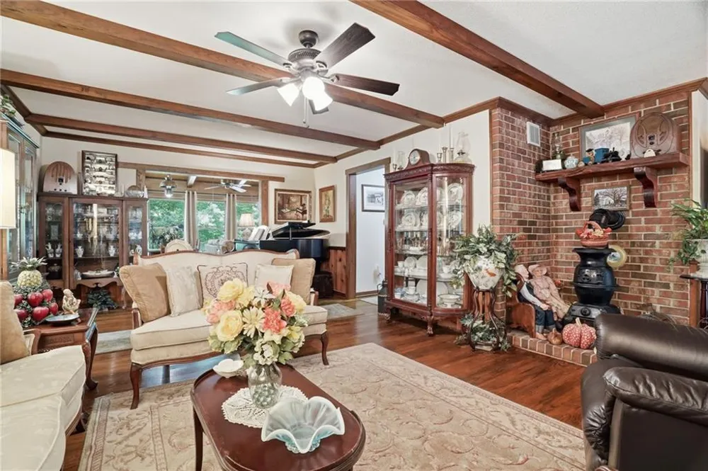 988 Woodland Sautee Nacoochee, GA 30571