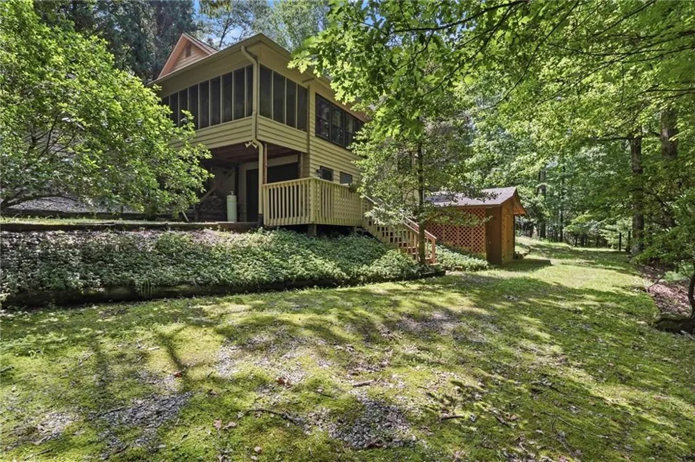 988 Woodland Sautee Nacoochee, GA 30571