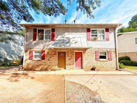 935 Six Oaks Circle #B