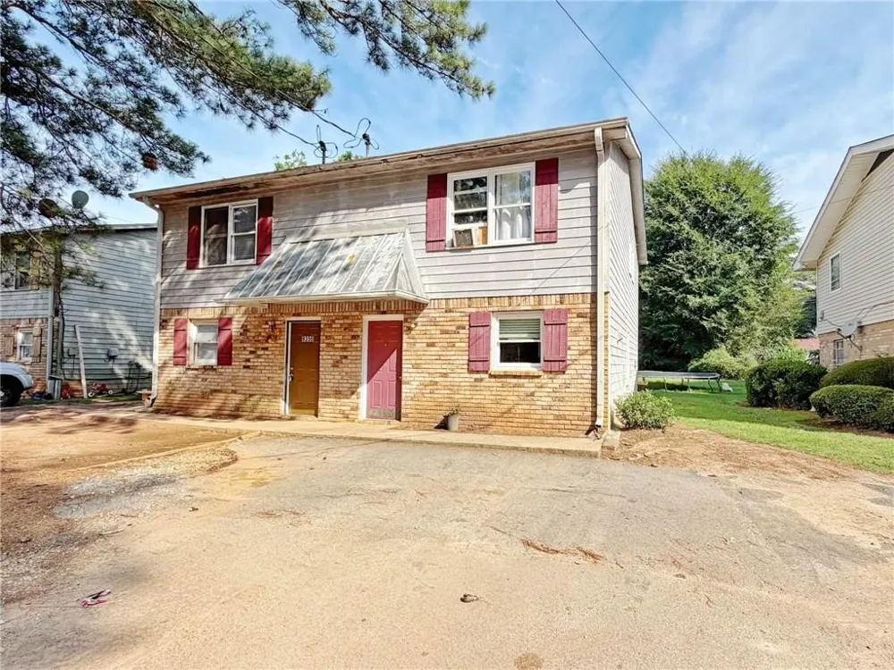 935 Six Oaks Circle #B Norcross, GA 30093