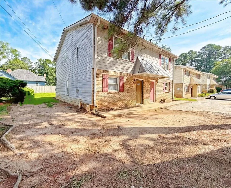 935 Six Oaks Circle #B Norcross, GA 30093