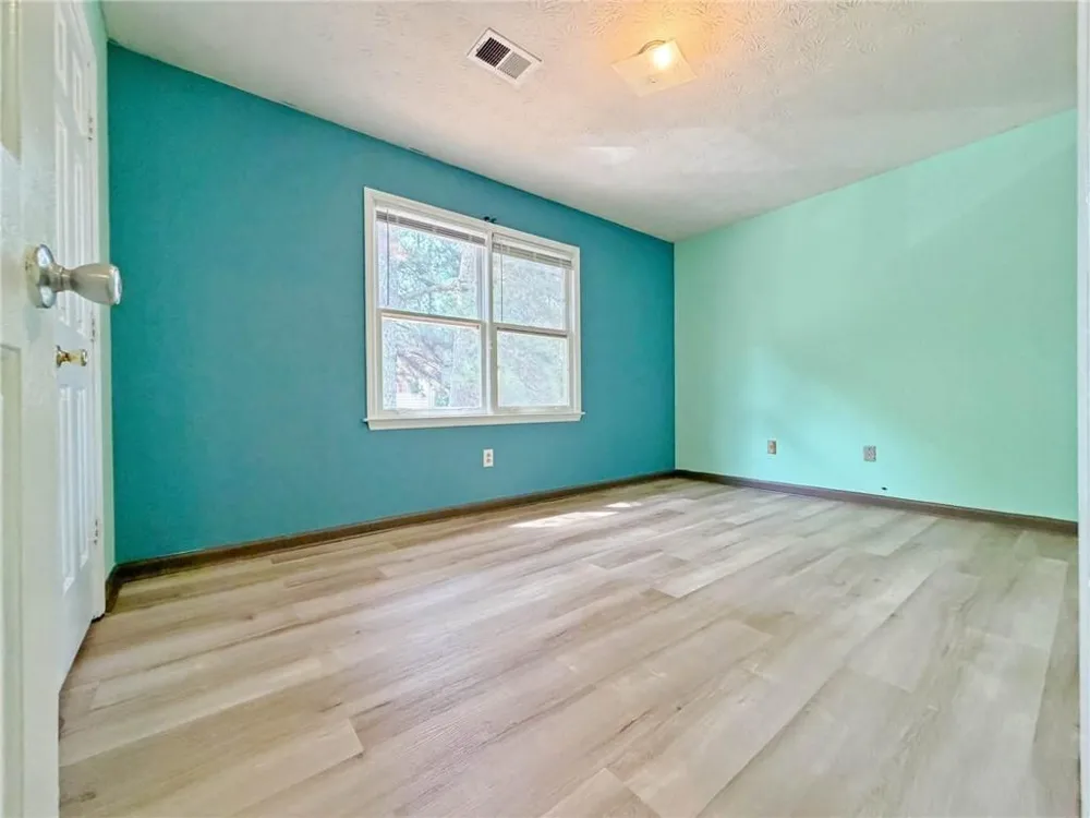 935 Six Oaks Circle #B Norcross, GA 30093