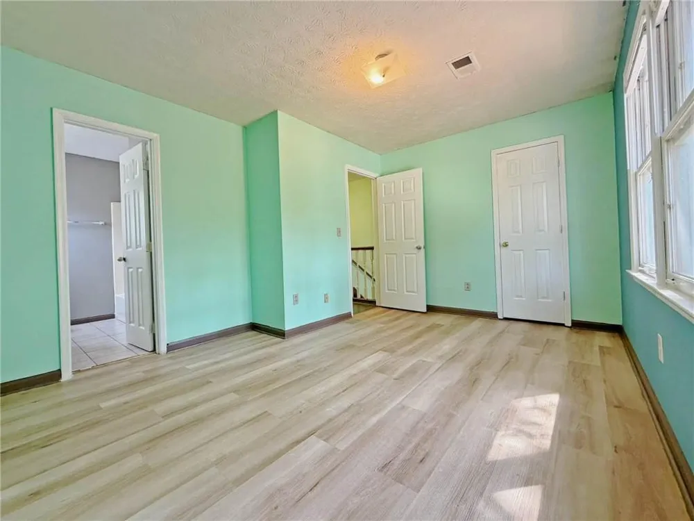 935 Six Oaks Circle #B Norcross, GA 30093