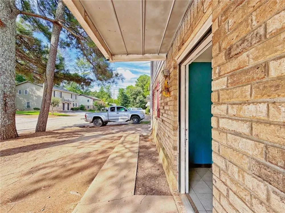935 Six Oaks Circle #B Norcross, GA 30093