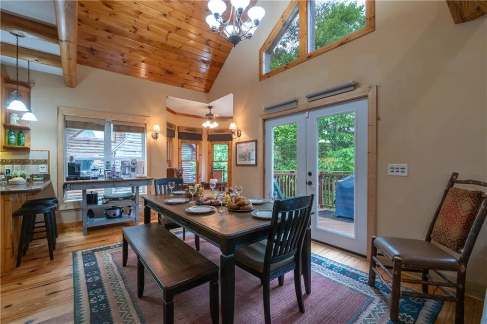 236 Rosen Strasse Helen, GA 30545