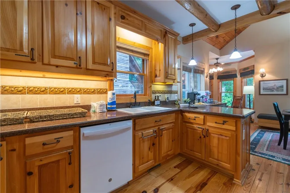 236 Rosen Strasse Helen, GA 30545