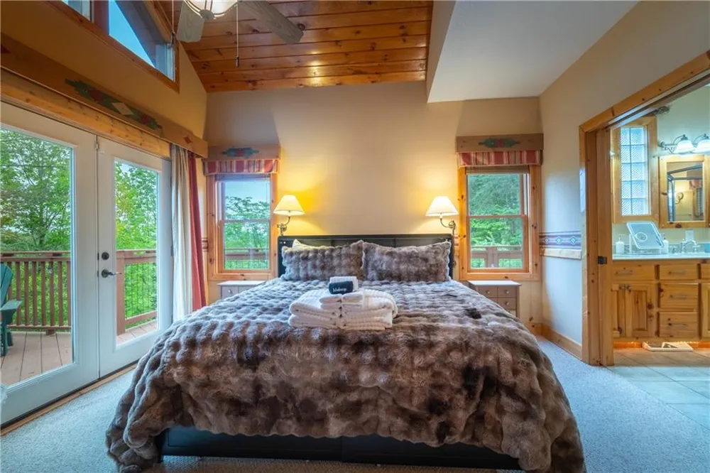 236 Rosen Strasse Helen, GA 30545
