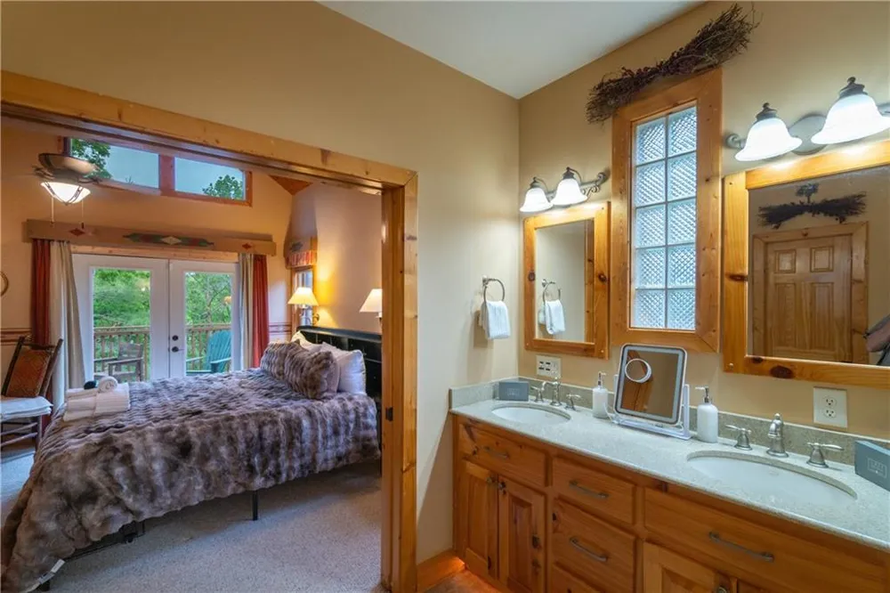 236 Rosen Strasse Helen, GA 30545