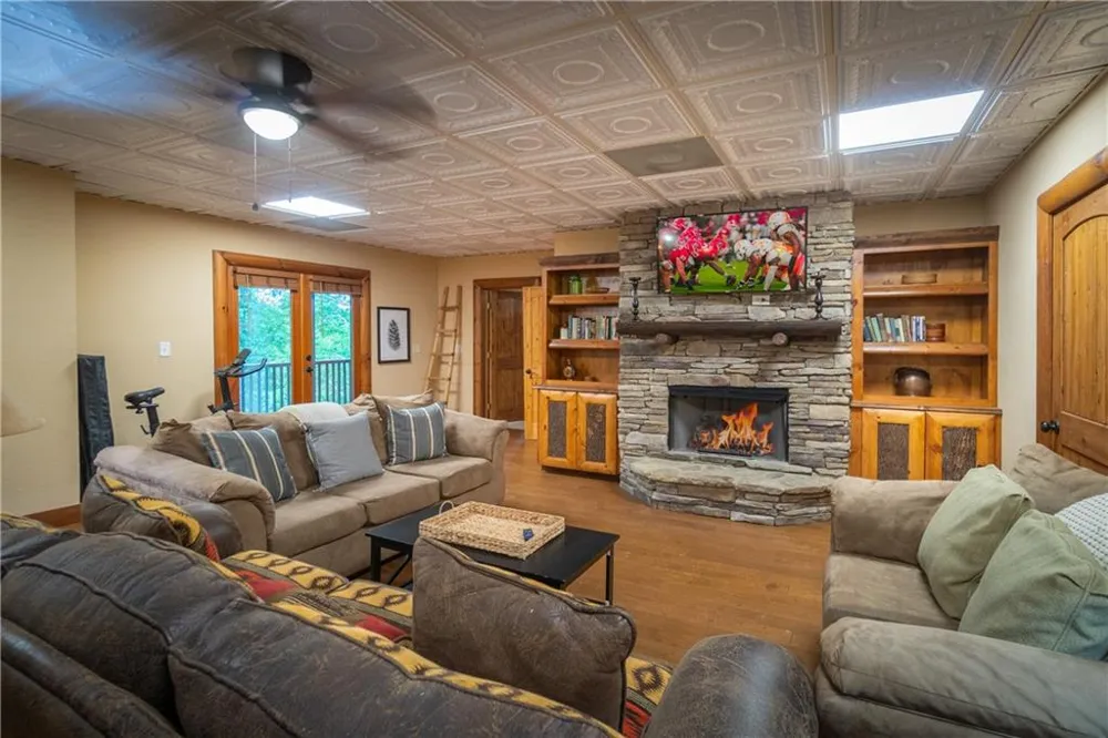 236 Rosen Strasse Helen, GA 30545