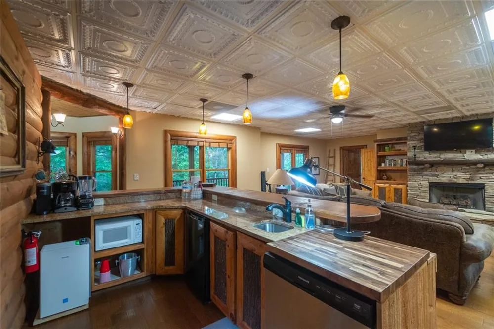 236 Rosen Strasse Helen, GA 30545