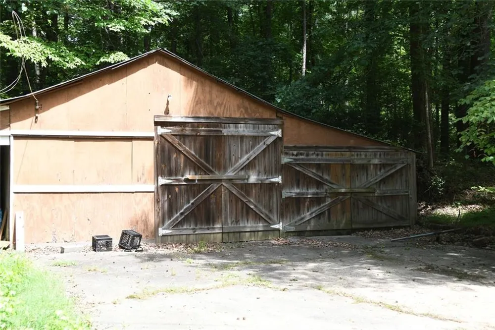 5435 Hearn Road Ellenwood, GA 30294