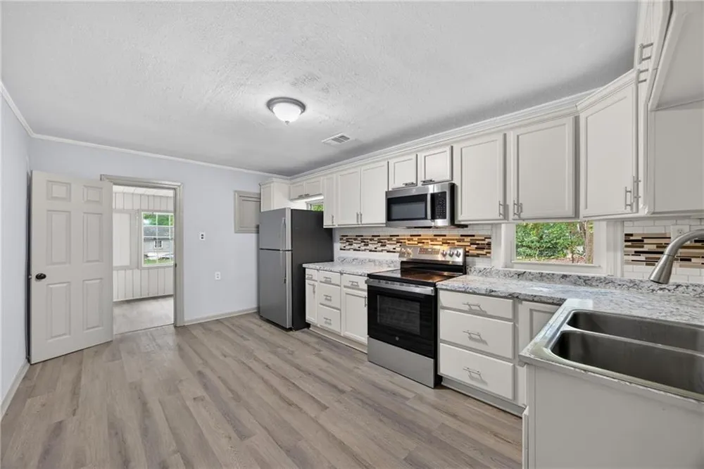 953 South Avenue Forest Park, GA 30297