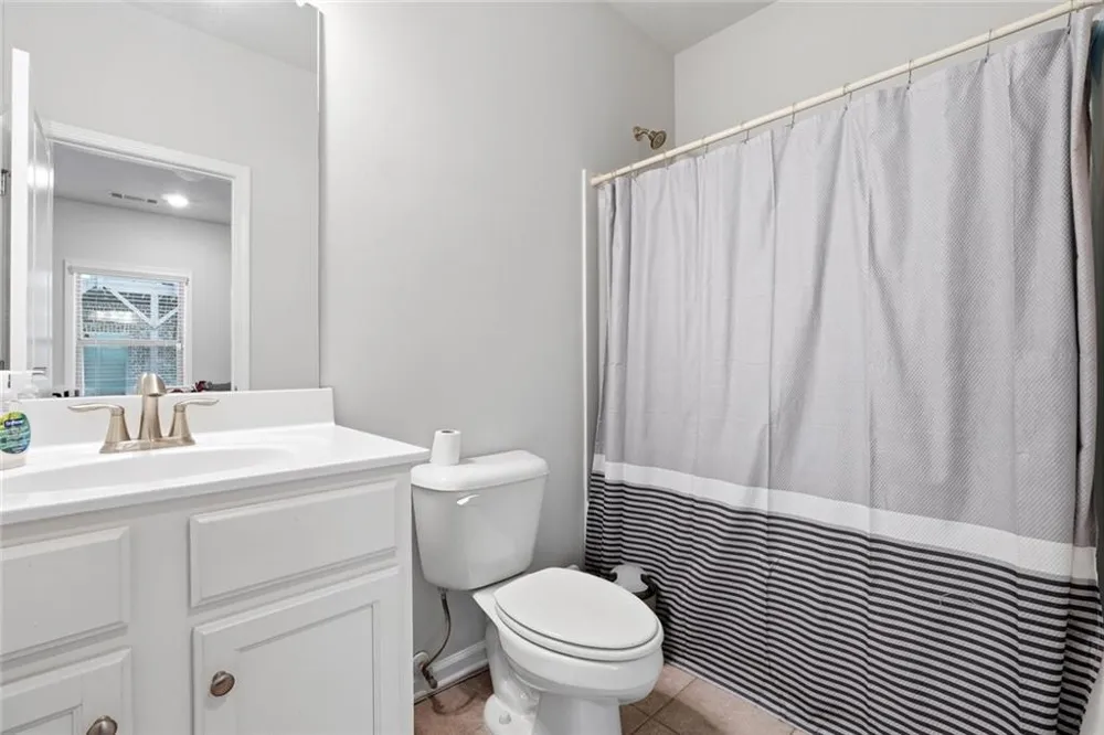 2375 Tarben Drive Snellville, GA 30078