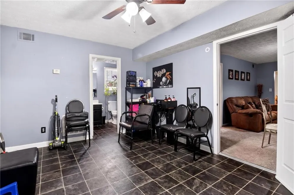 5648 feldwood Road College Park, GA 30349