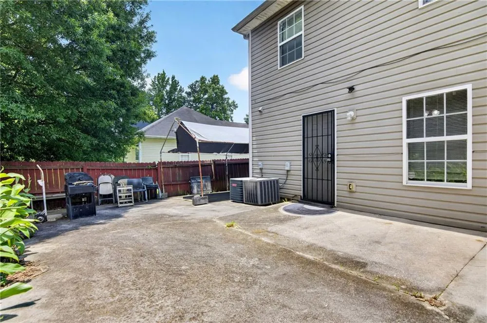 5648 feldwood Road College Park, GA 30349