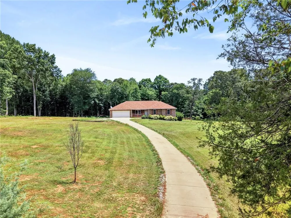402 Renee Road Pendergrass, GA 30567