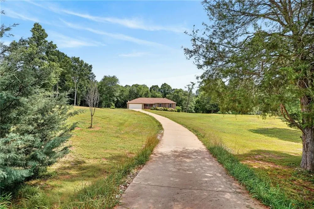 402 Renee Road Pendergrass, GA 30567