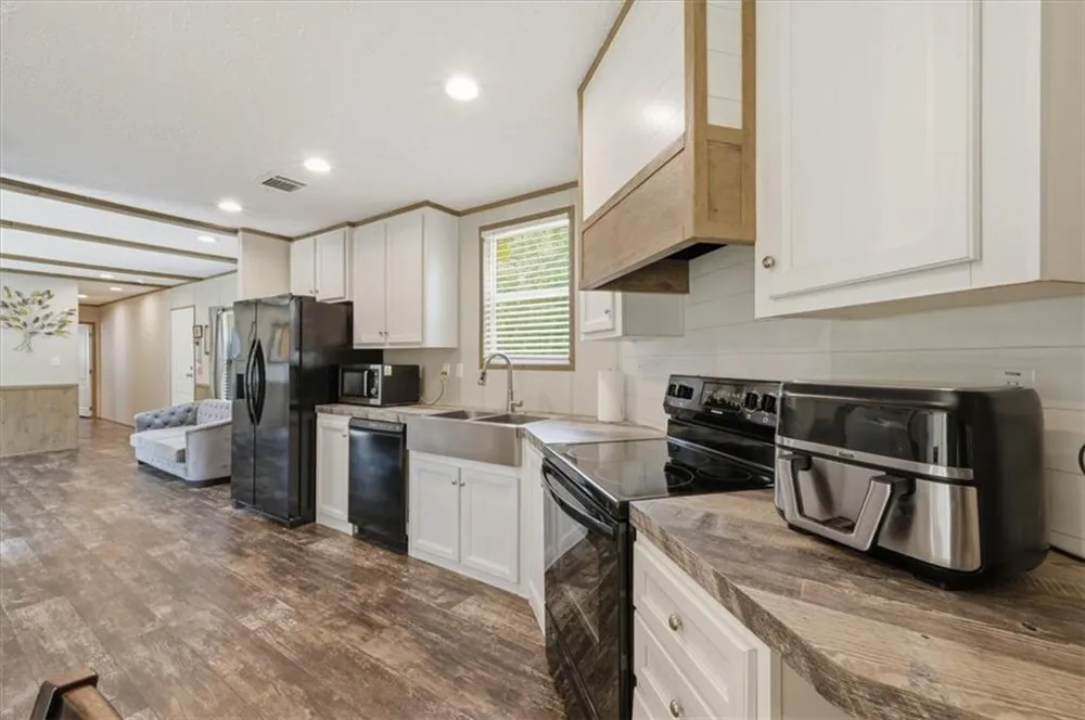 2720 John Wells Road Hinesville, GA 31313