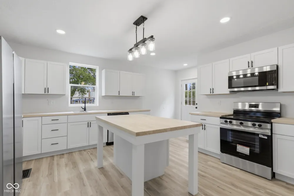 260 E Beecher Street Indianapolis, IN 46225