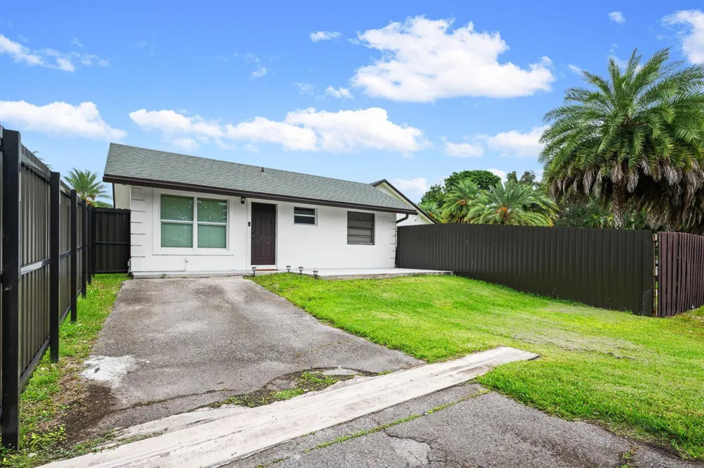 5700 SW 196th Lane Southwest Ranches, FL 33332
