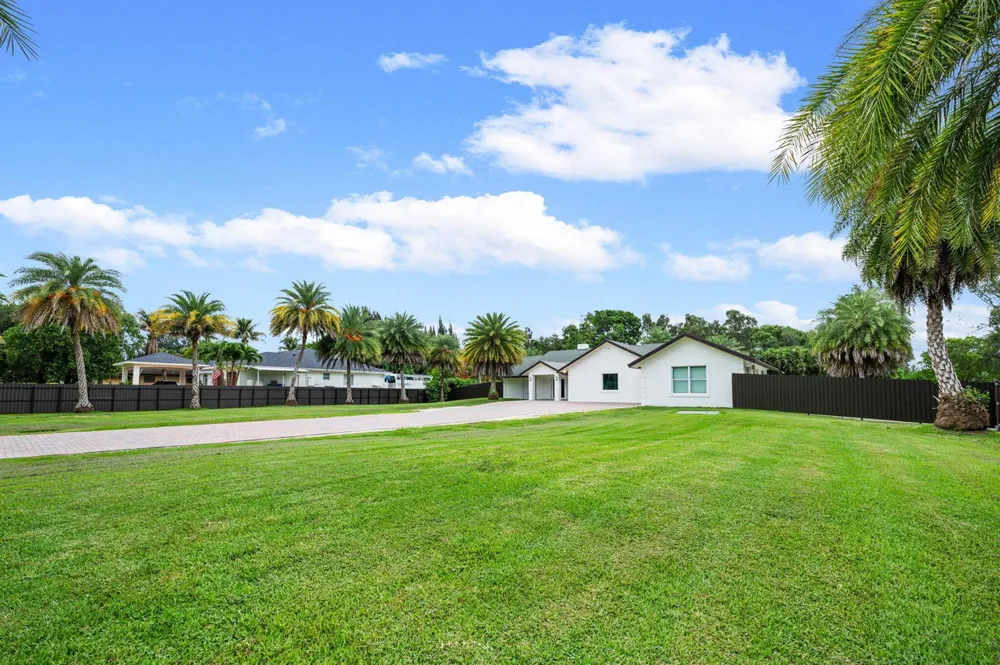 5700 SW 196th Lane Southwest Ranches, FL 33332