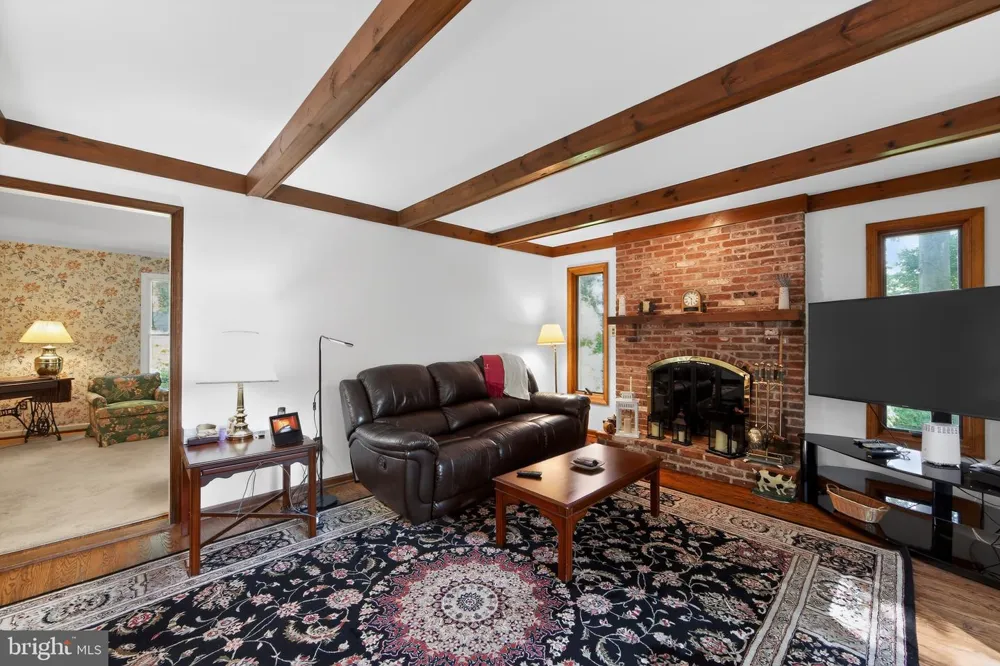 2119 COUNTY LINE ROAD Villanova, PA 19085