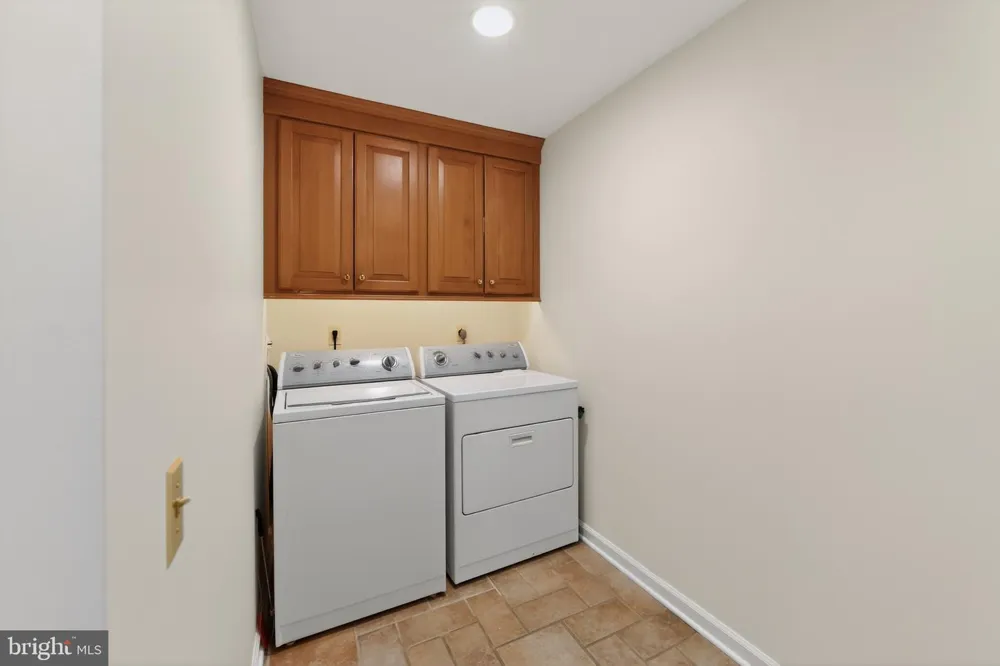 2119 COUNTY LINE ROAD Villanova, PA 19085