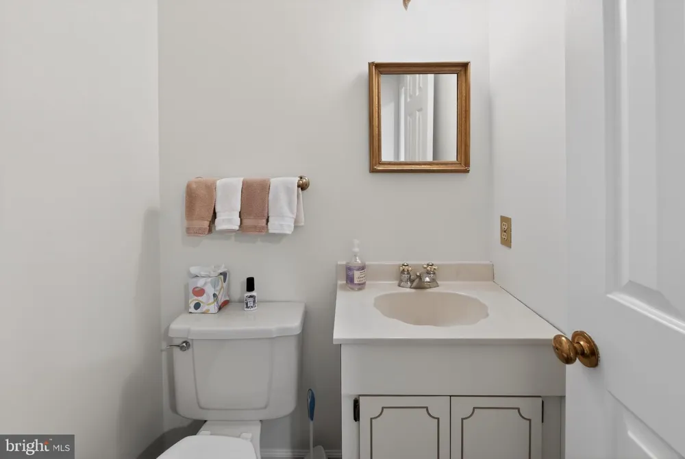 2119 COUNTY LINE ROAD Villanova, PA 19085