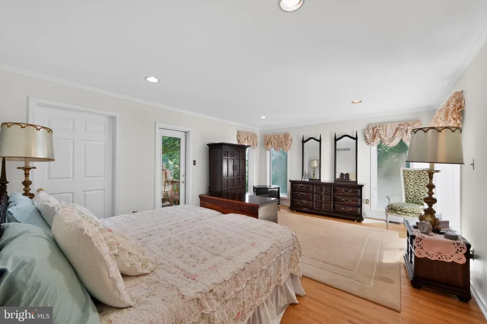 2119 COUNTY LINE ROAD Villanova, PA 19085